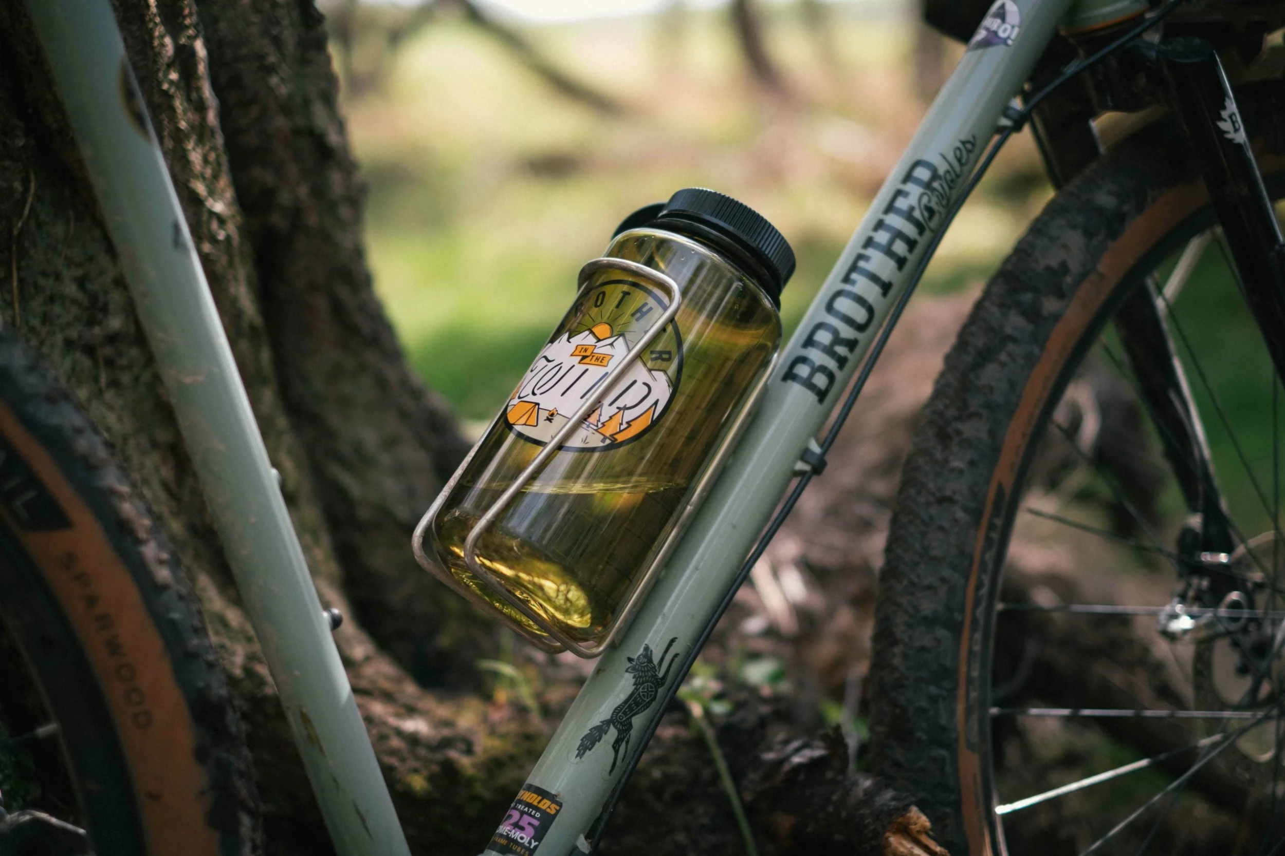 Bidon Brother Cycles BITW Nalgene 1L – Image 2